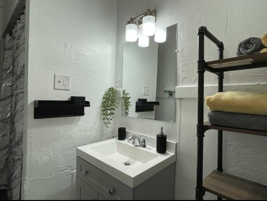 Apartmán Lovely 2Br W Office Space - King Bed & Alexa Pittsburgh Exteriér fotografie